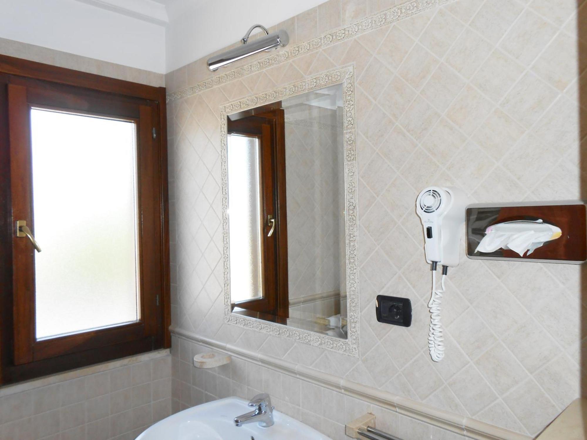 Hotel Riviera Fiumicino Oda fotoğraf