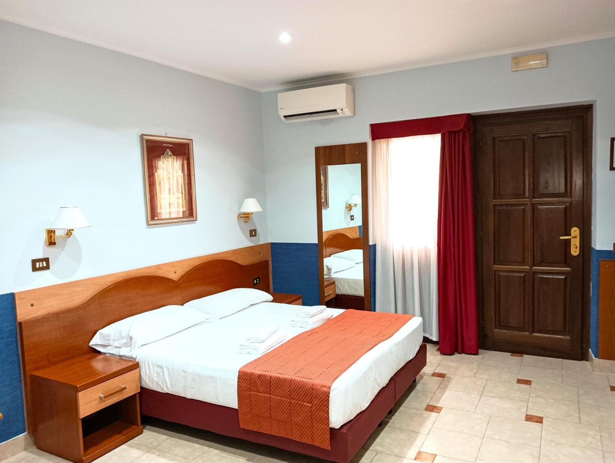 Hotel Riviera Fiumicino Oda fotoğraf